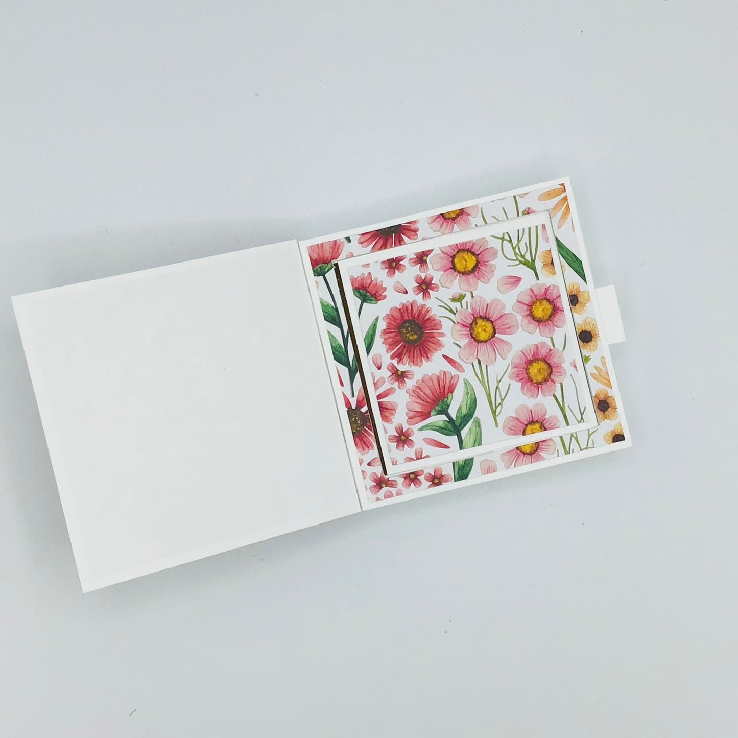 Bloemendoosje met klapdeksel