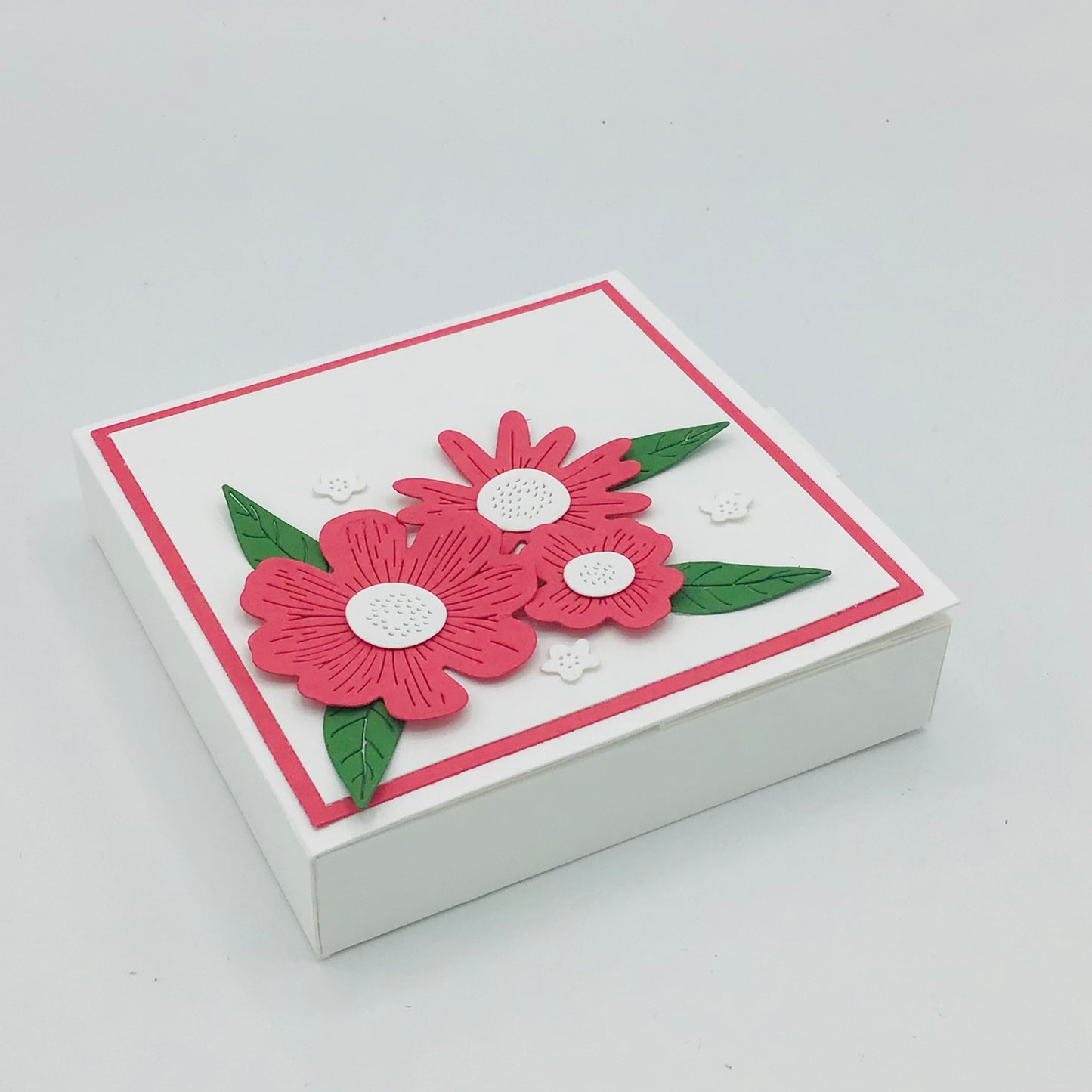 Bloemendoosje met klapdeksel
